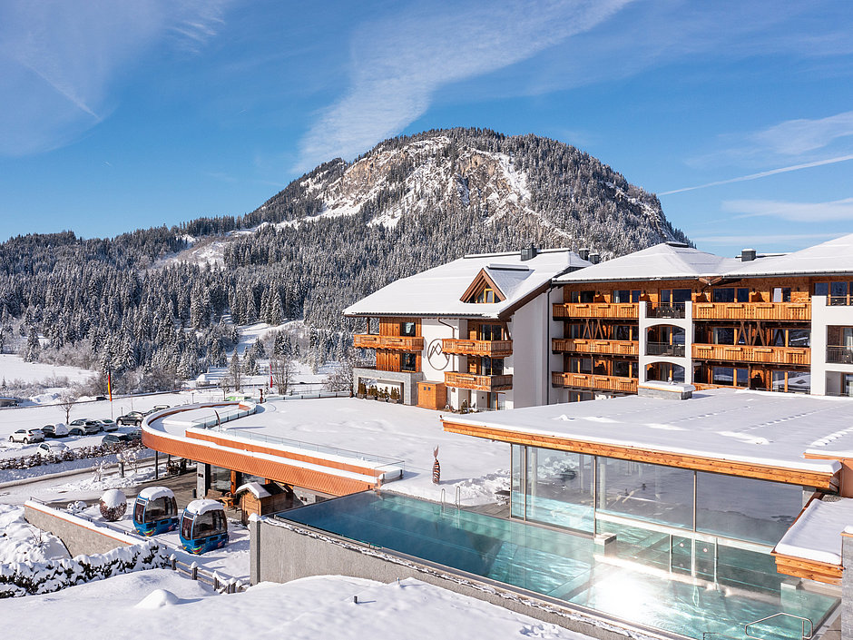 Außenpool des Hotel Bergblick