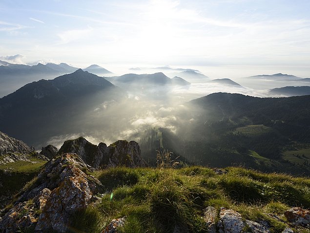 Blick über die Wolken und Berge